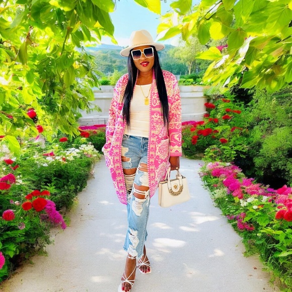 Badgley Mischka Pink and Cream Duster Cardigan.Super soft and great quality 🔥💣 - Picture 1 of 3